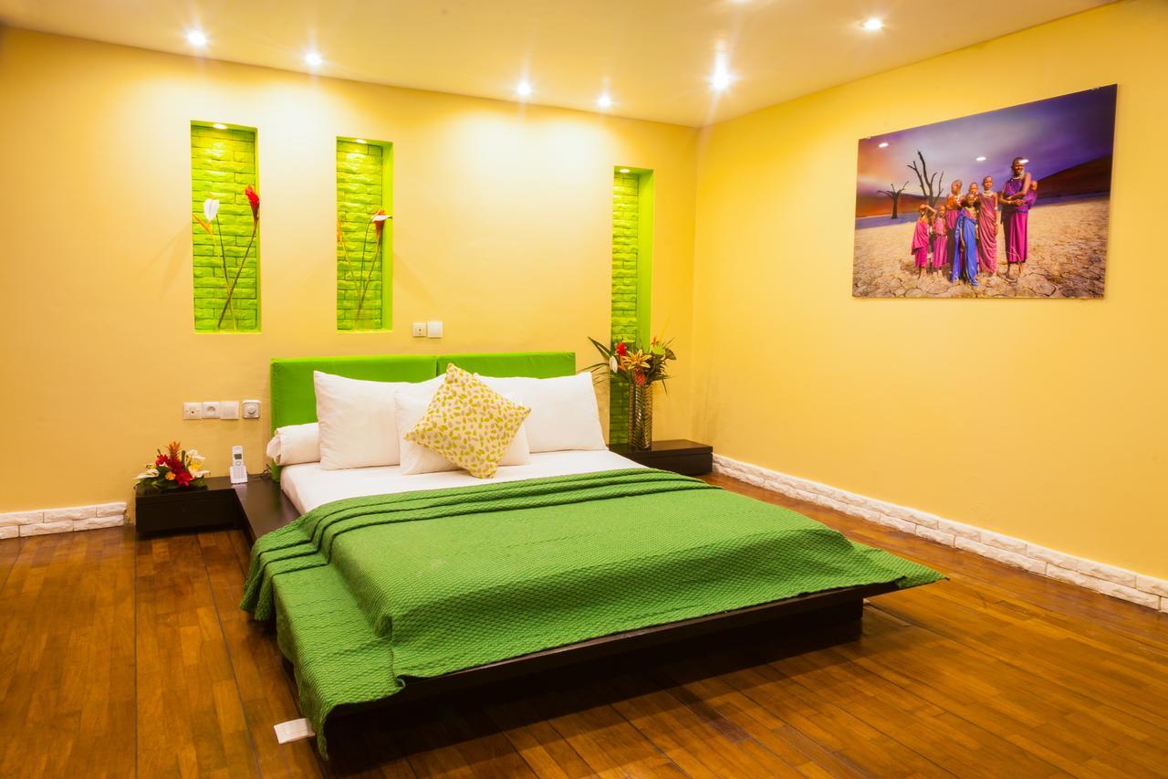 Le Wafou Hotel Abidjan Ngoại thất bức ảnh