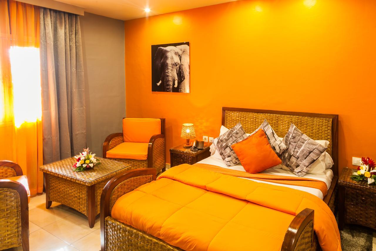 Le Wafou Hotel Abidjan Ngoại thất bức ảnh