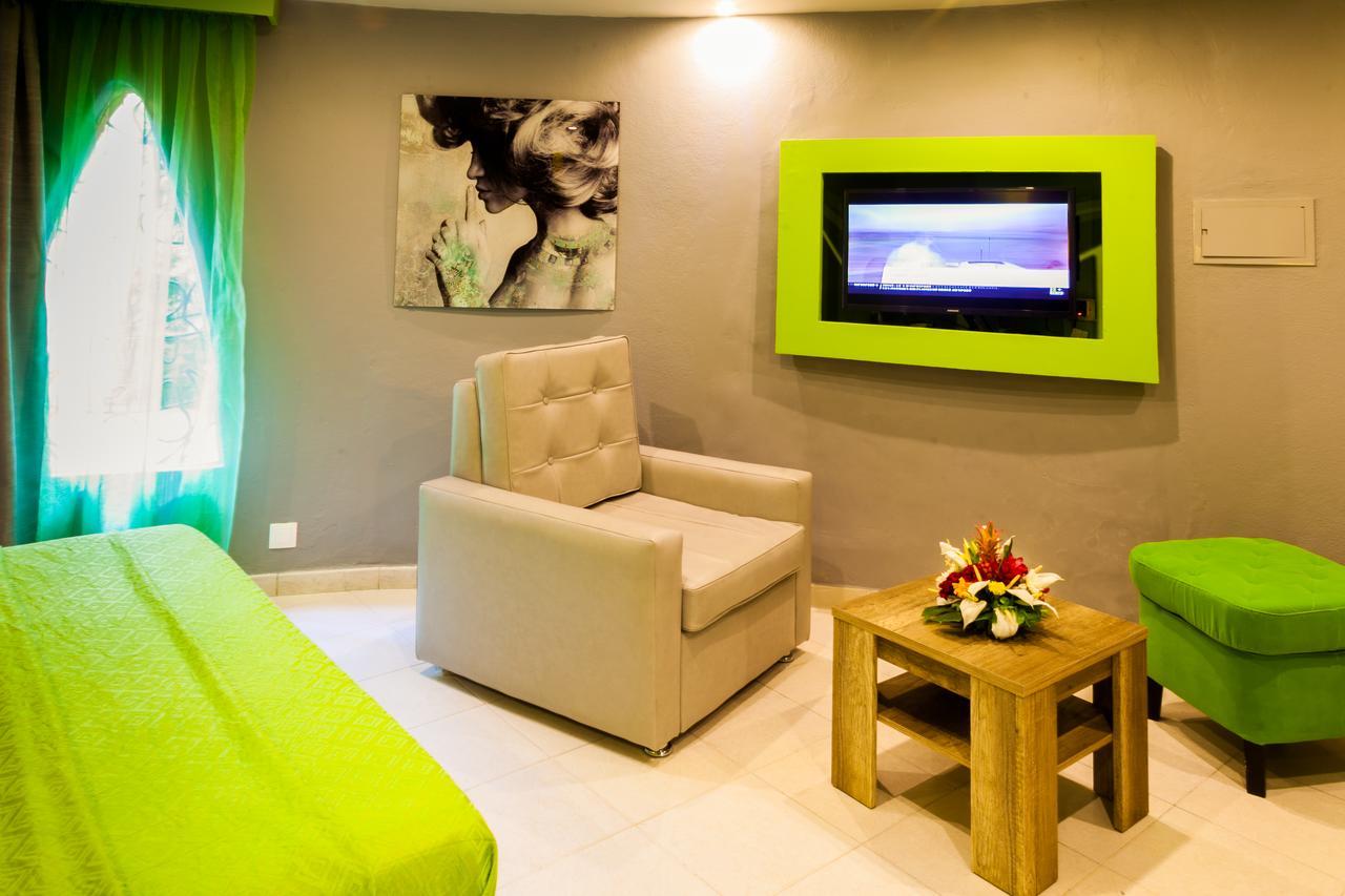 Le Wafou Hotel Abidjan Ngoại thất bức ảnh