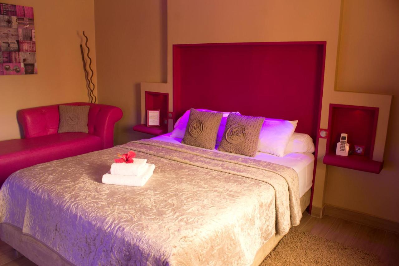 Le Wafou Hotel Abidjan Ngoại thất bức ảnh