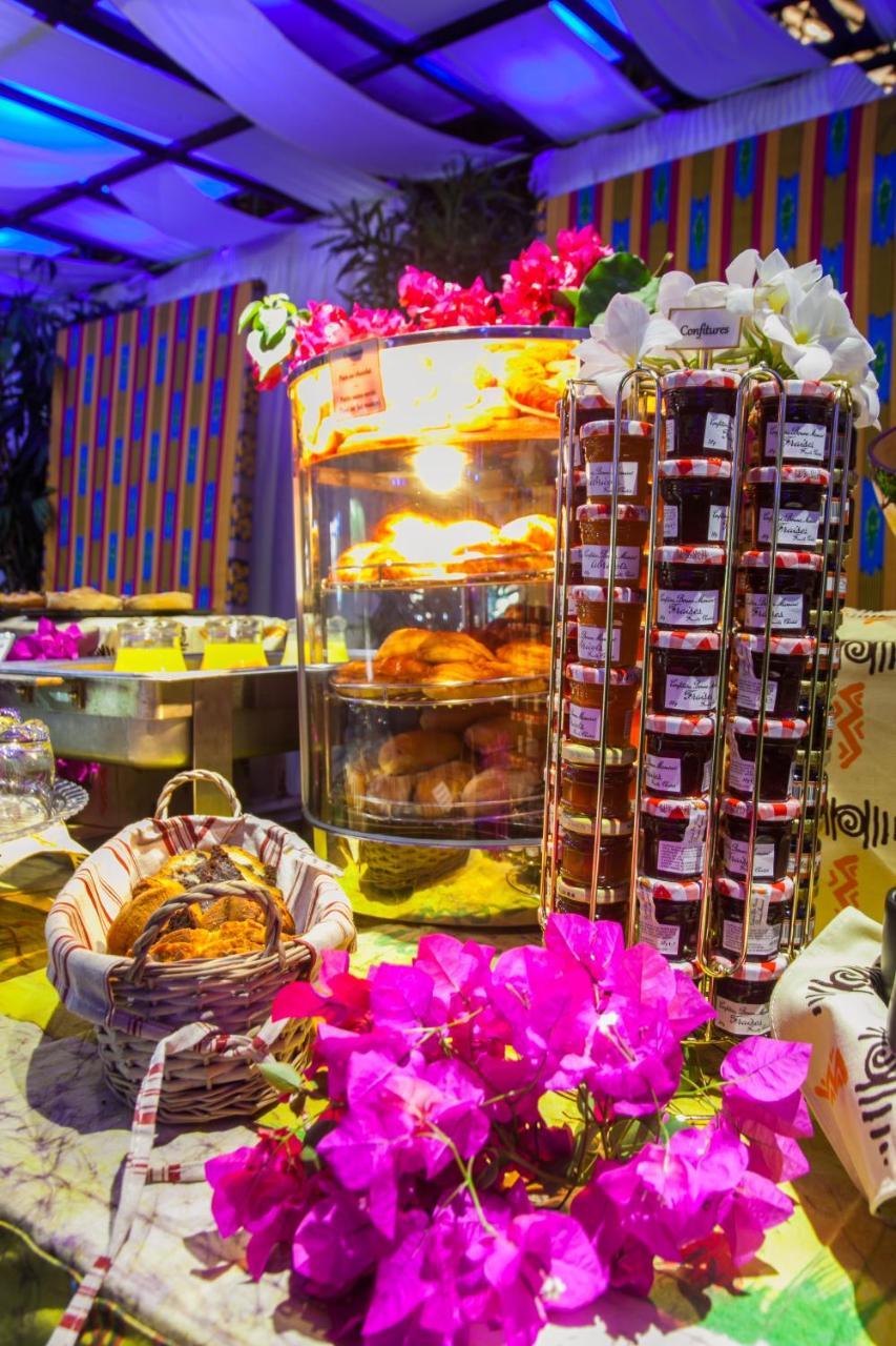 Le Wafou Hotel Abidjan Ngoại thất bức ảnh