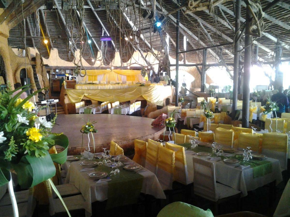 Le Wafou Hotel Abidjan Ngoại thất bức ảnh